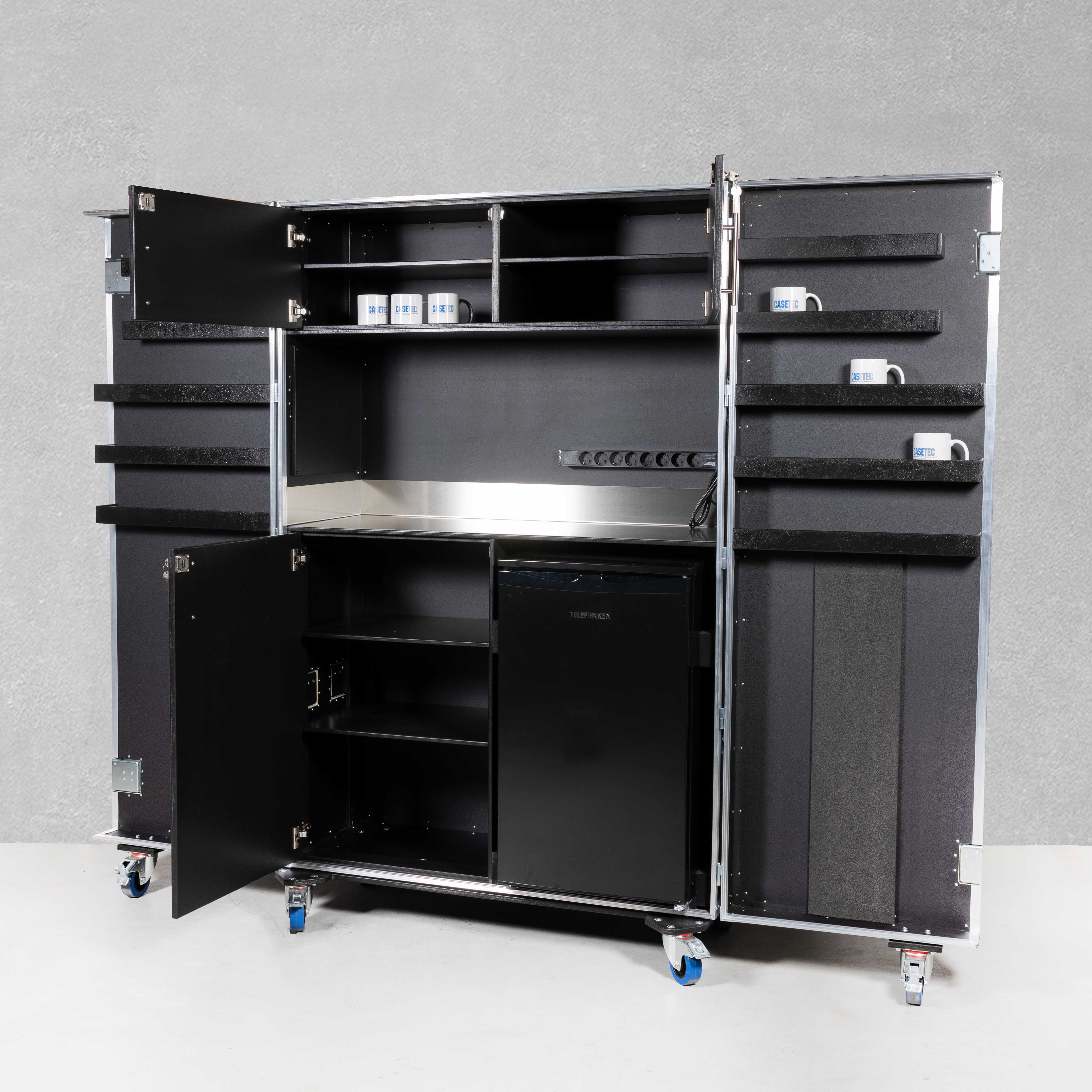 Küchencase/Cateringcase mit Edelstahlarbeitsfläche und Kühlschrankfach Küchencase/Cateringcase mit Edelstahlarbeitsfläche und Kühlschrankfach
