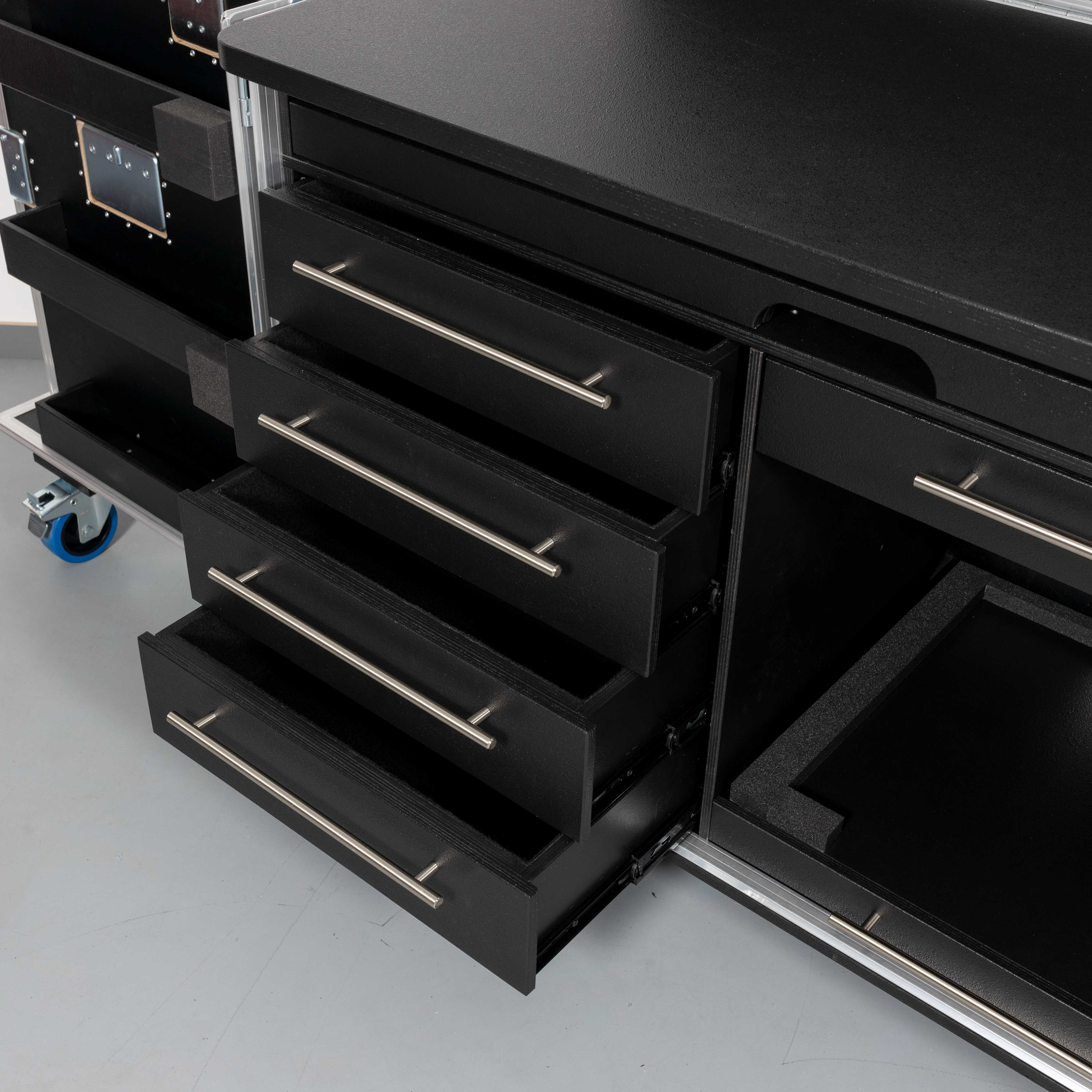 Toolcase mit Schubladen und Druckerauszug 120cm Breite