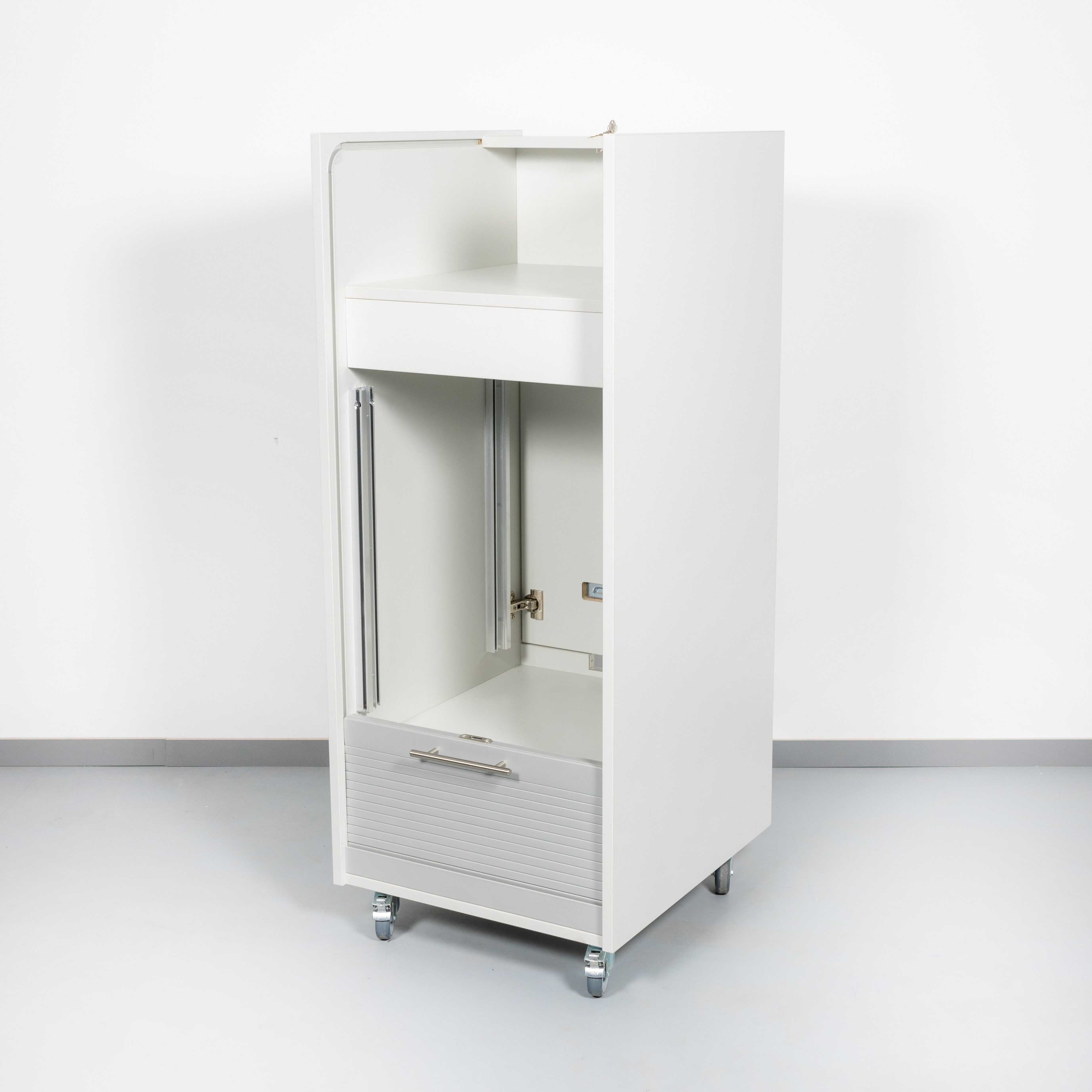 Medienwagen mit Ablagefläche und 19" Einheit