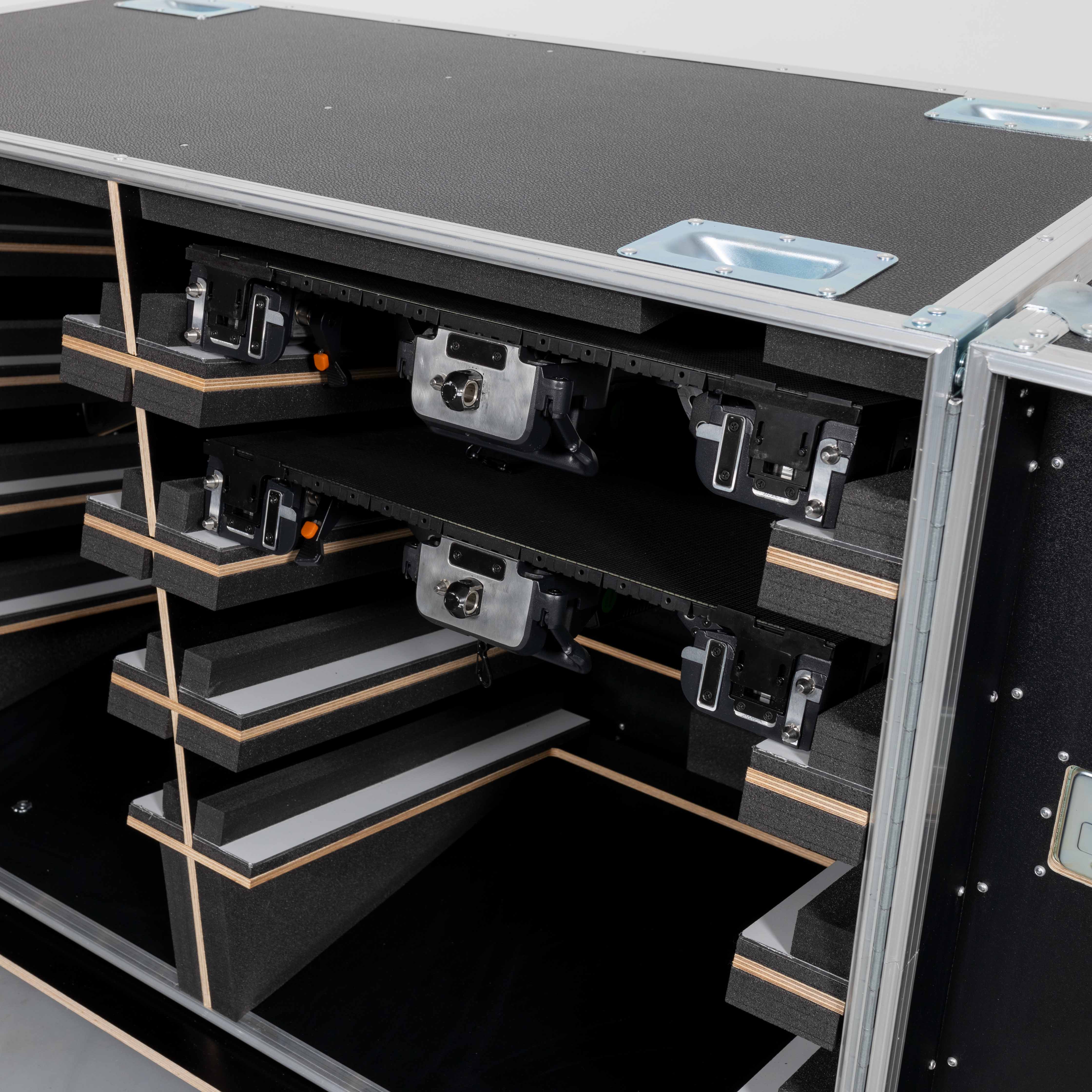 Flightcase für 8x 50x50cm LED Module Absen LED Tiles SA-C P 1,9