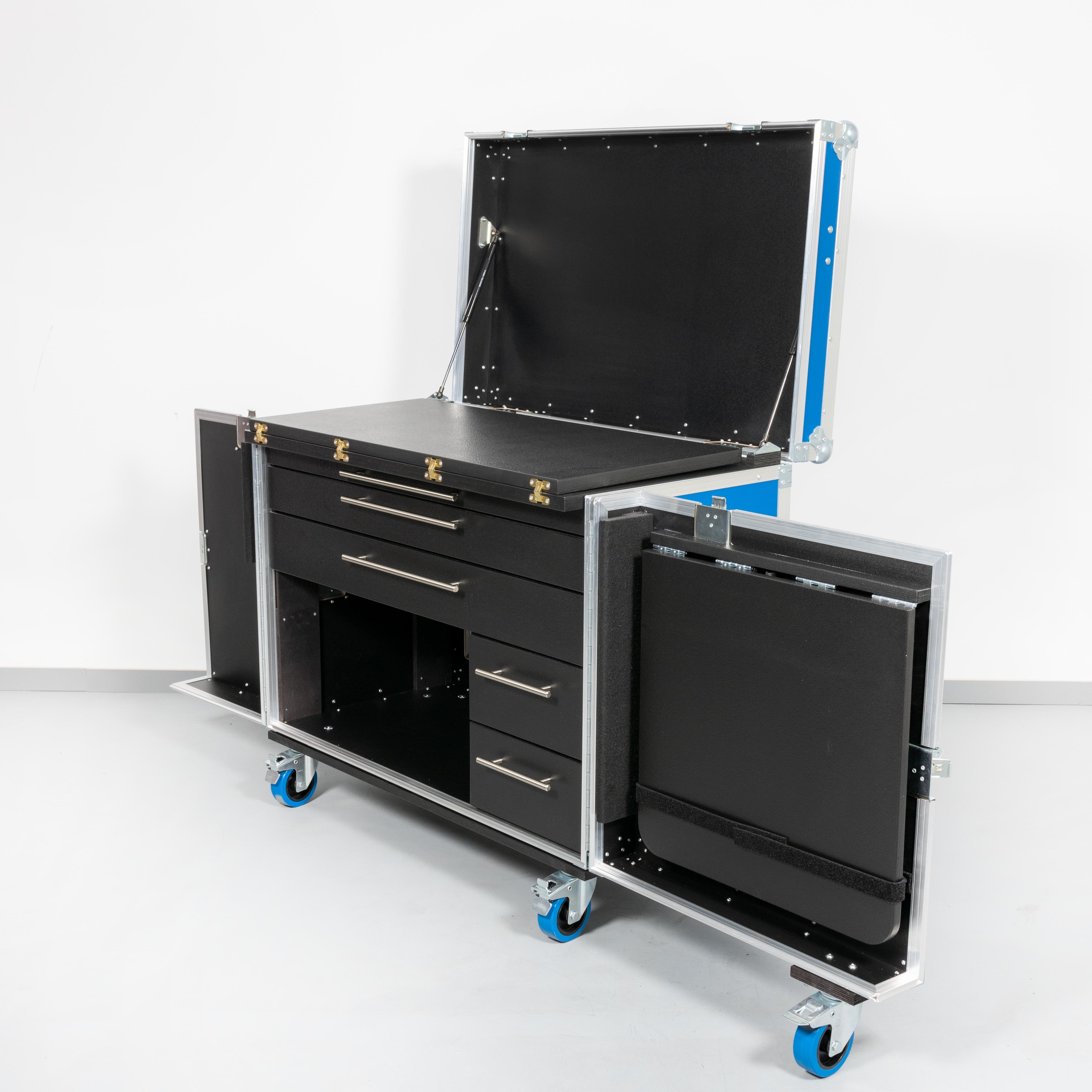 OfficeCase für Laptop und Bürobedarf Version 2 (mit Klapptisch und Türe)