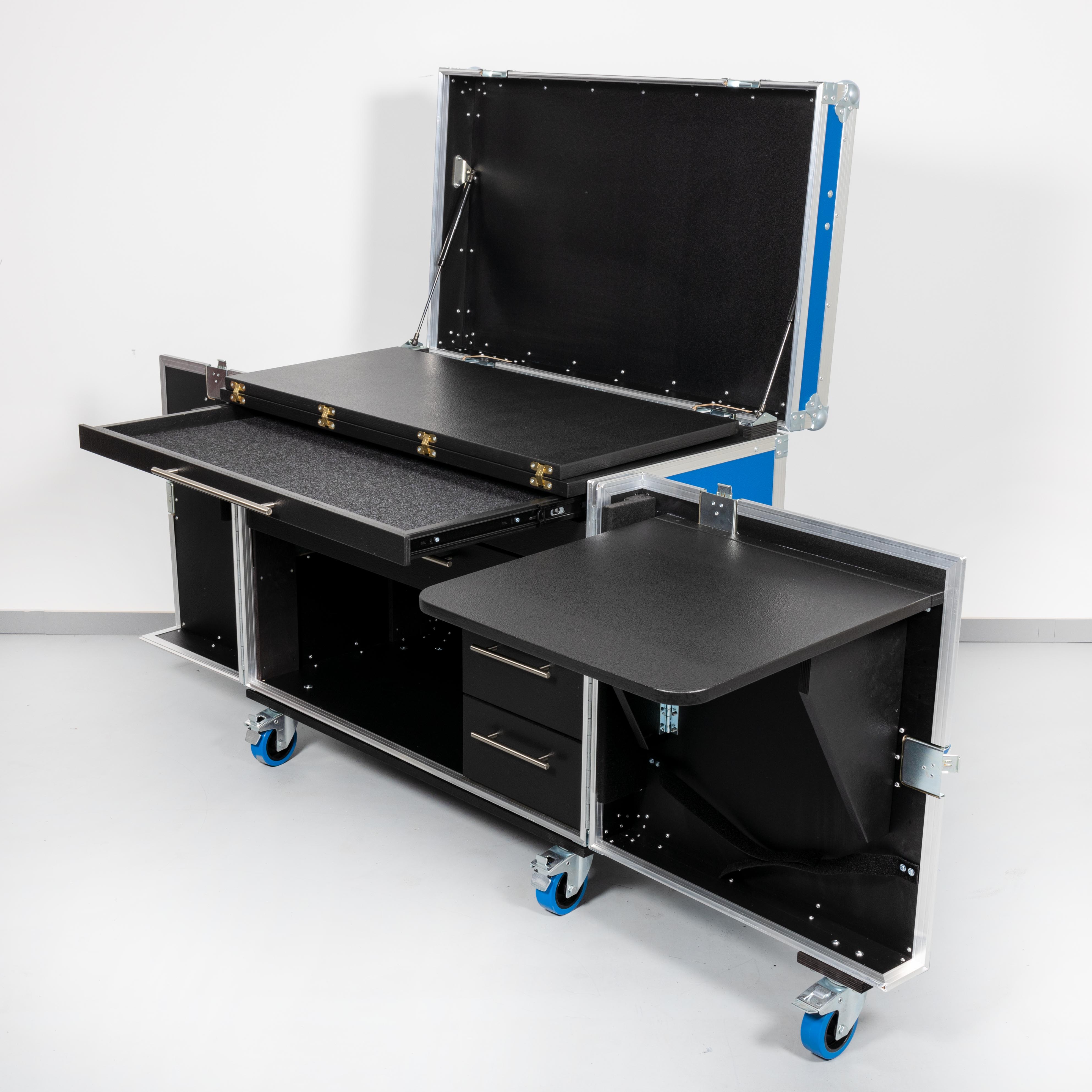 OfficeCase für Laptop und Bürobedarf Version 2 (mit Klapptisch und Türe)