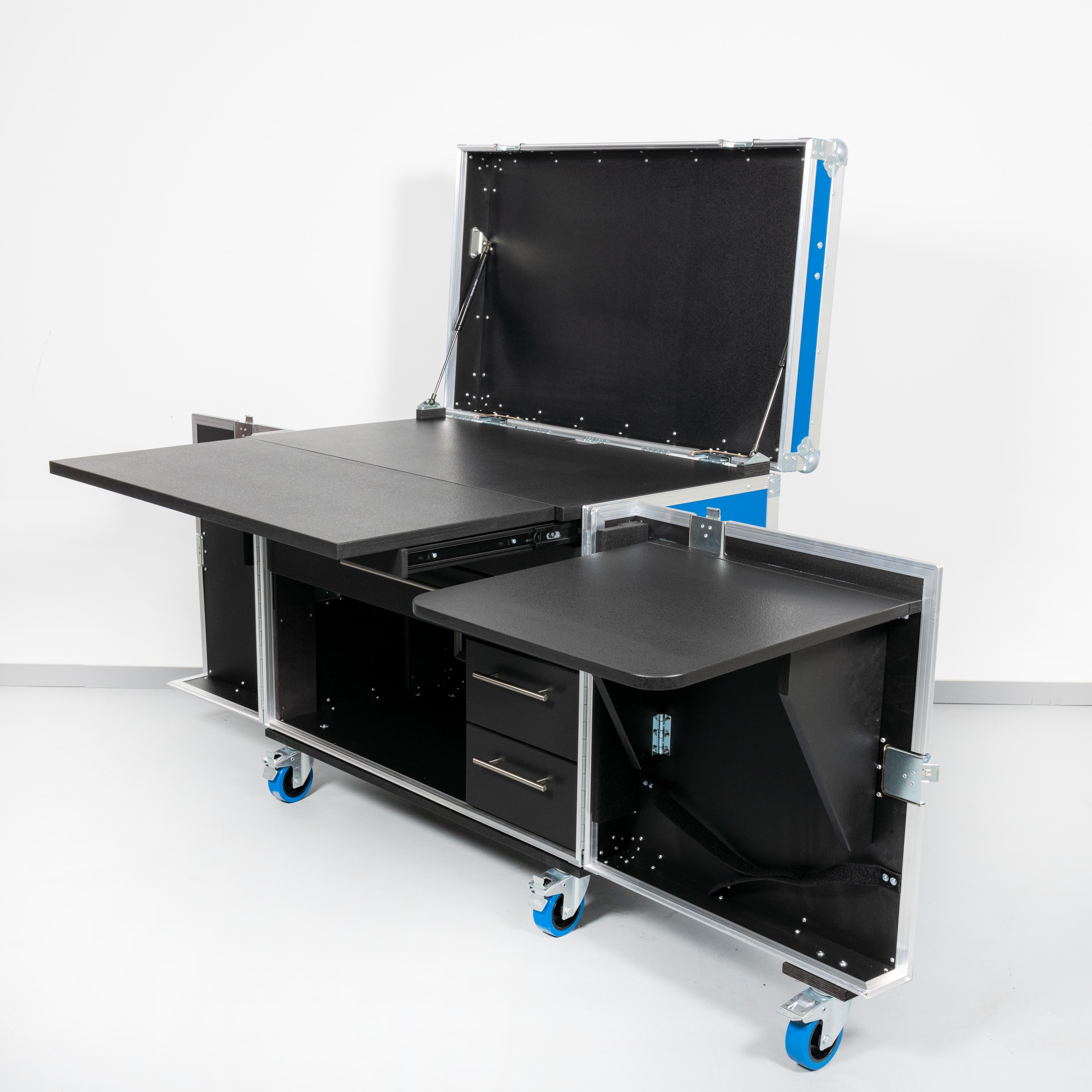 OfficeCase für Laptop und Bürobedarf Version 2 (mit Klapptisch und Türe)
