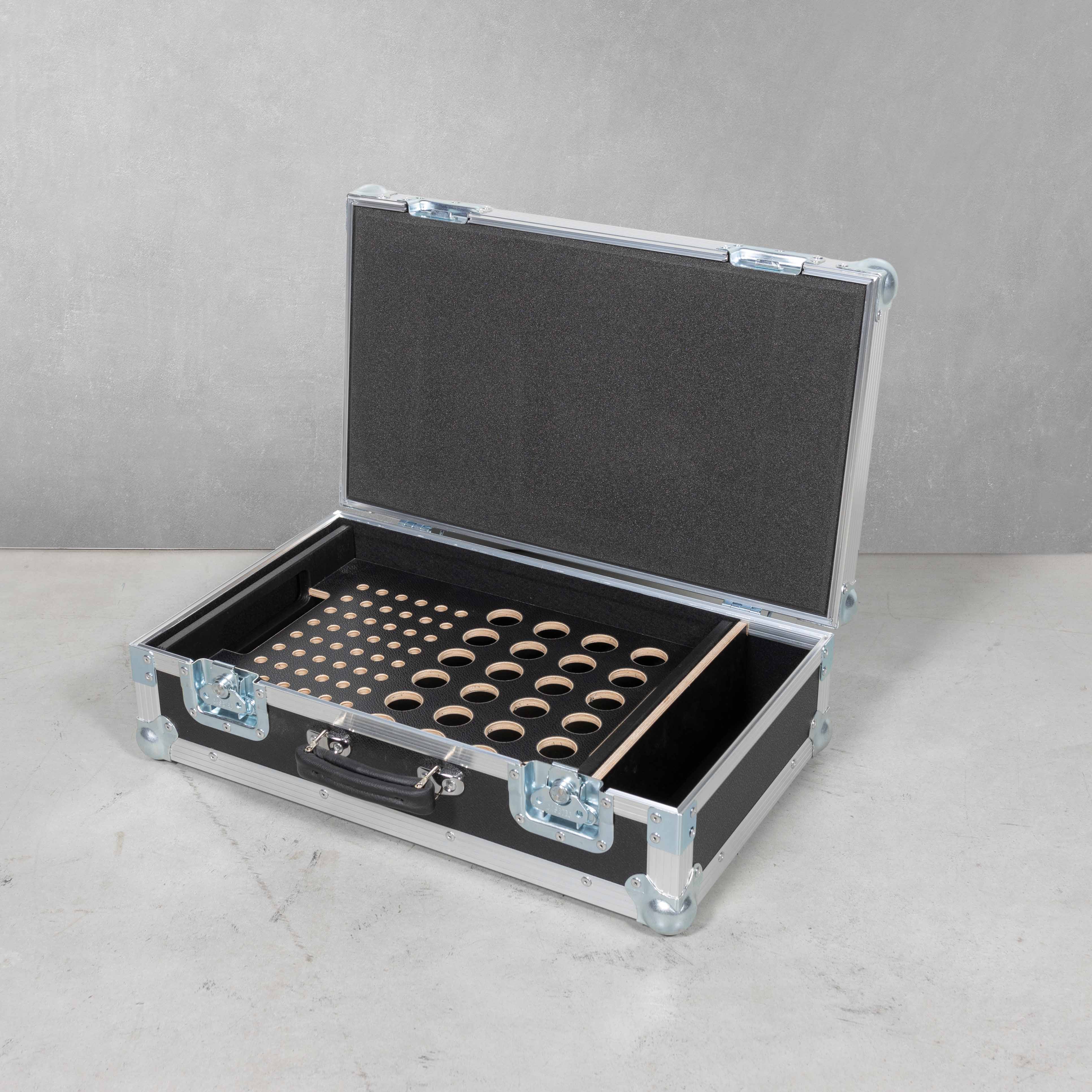 Koffer für eine Holzlade für Traversenzubehör (Konusse/Bolzen) Koffer für eine Holzlade für Traversenzubehör (Konusse/Bolzen)