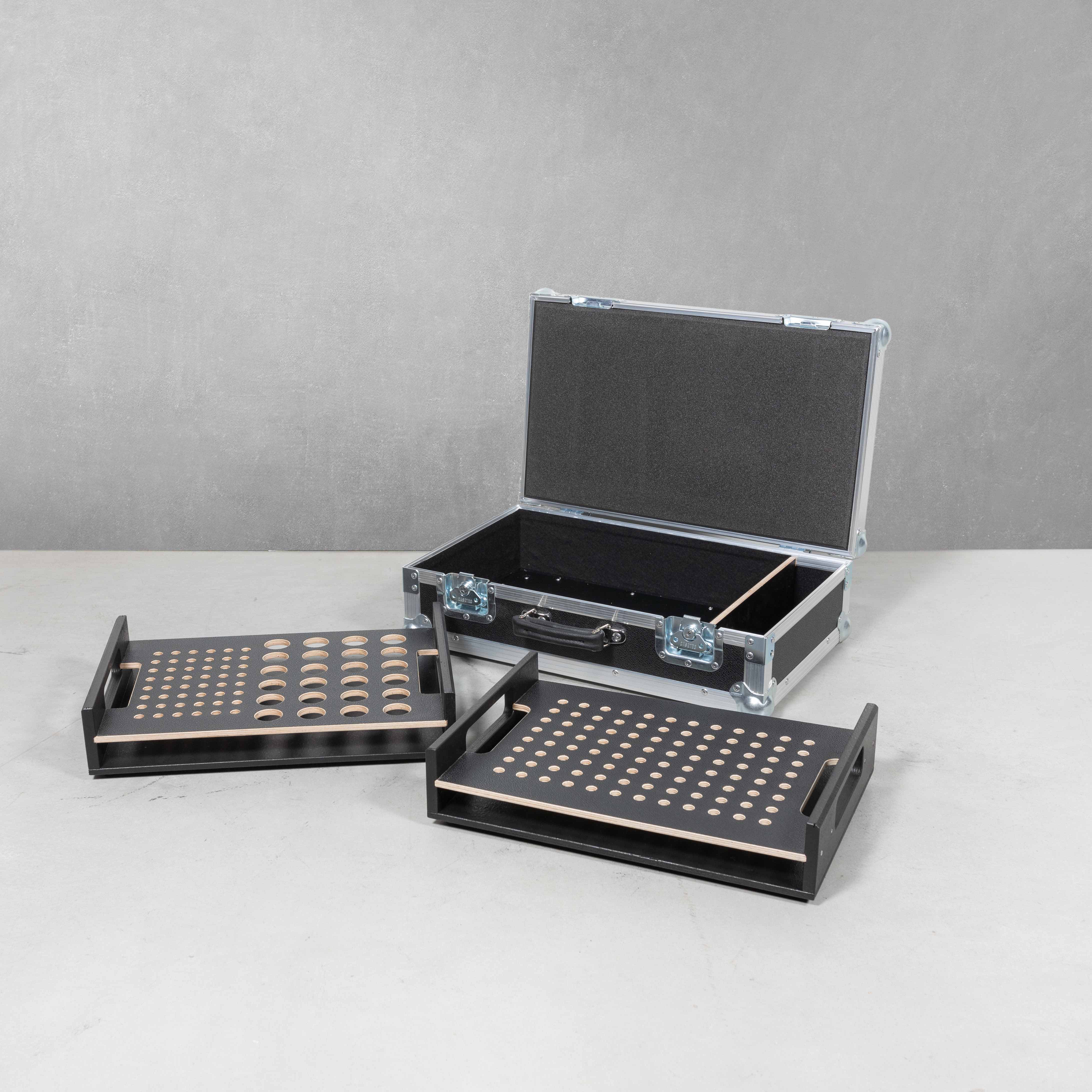 Koffer für zwei  Holzladen für Traversenzubehör (Konusse/Bolzen) Koffer für zwei  Holzladen für Traversenzubehör (Konusse/Bolzen)