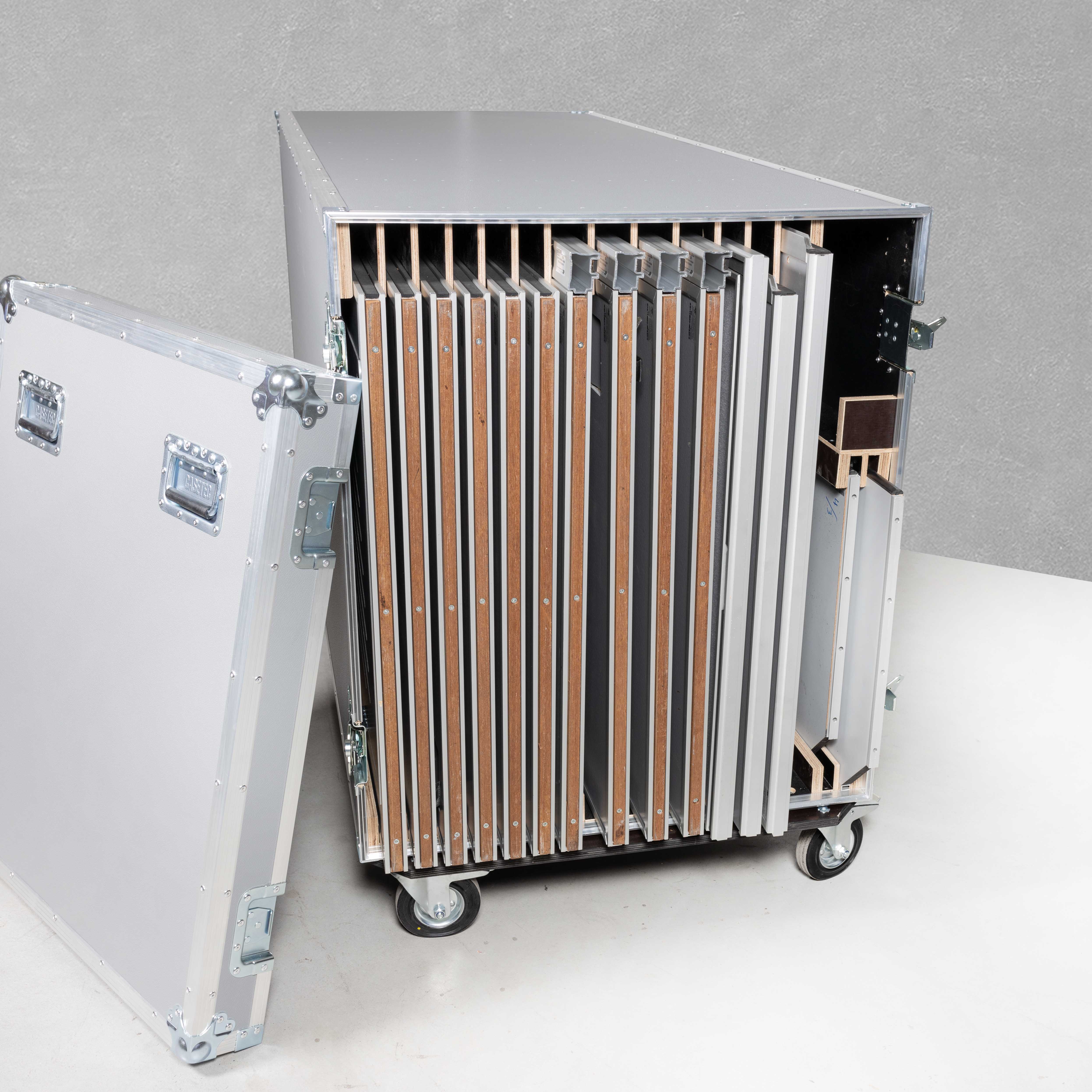 Flightcase für Audipack Dolmetscherkabine R-Silent 9300 mit Erweiterung Flightcase für Audipack Dolmetscherkabine R-Silent 9300 mit Erweiterung