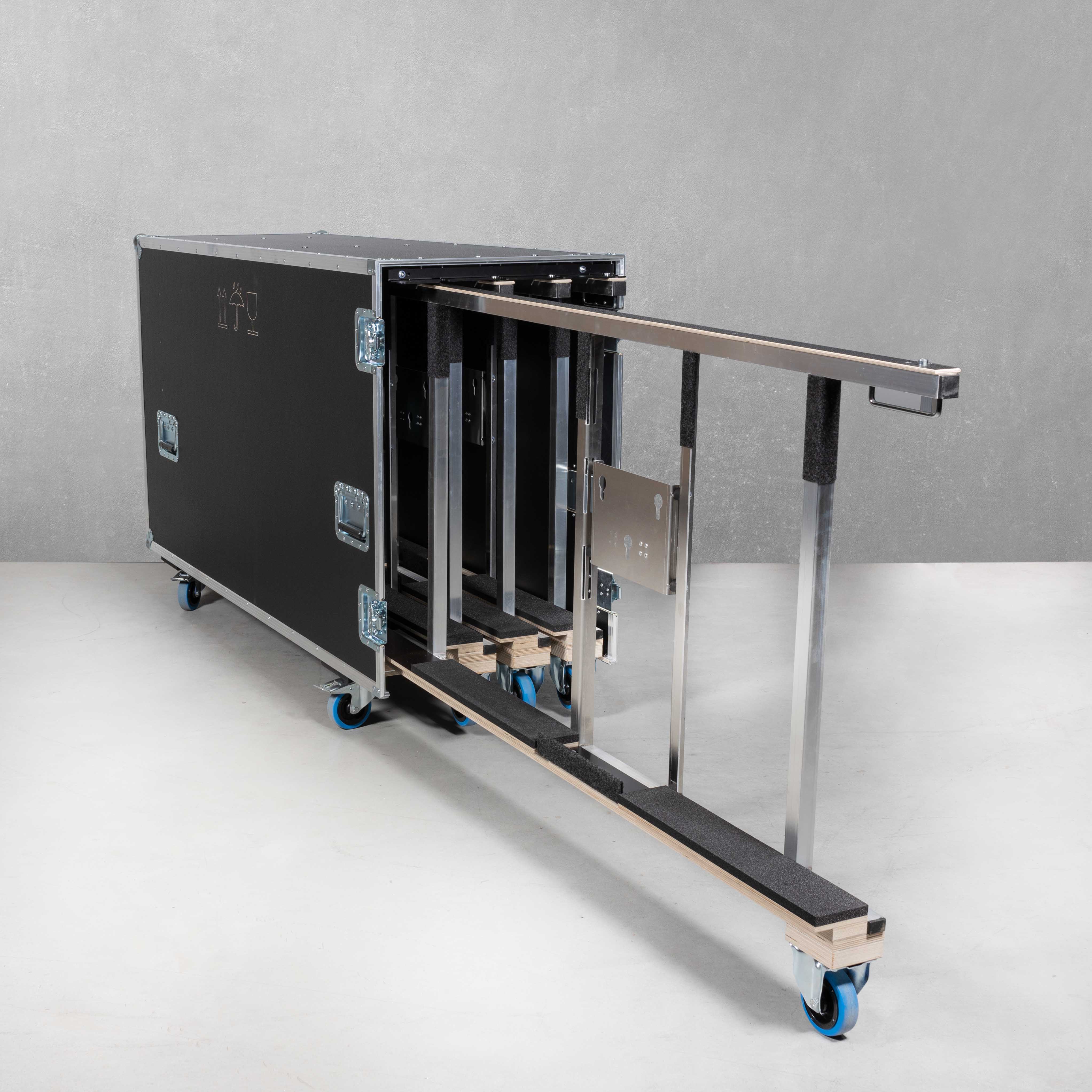 Universal-Push-Pull-Flightcase für vier 32"-55" Flachbildschirme  Universal-Push-Pull-Flightcase für vier 32"-55" Flachbildschirme