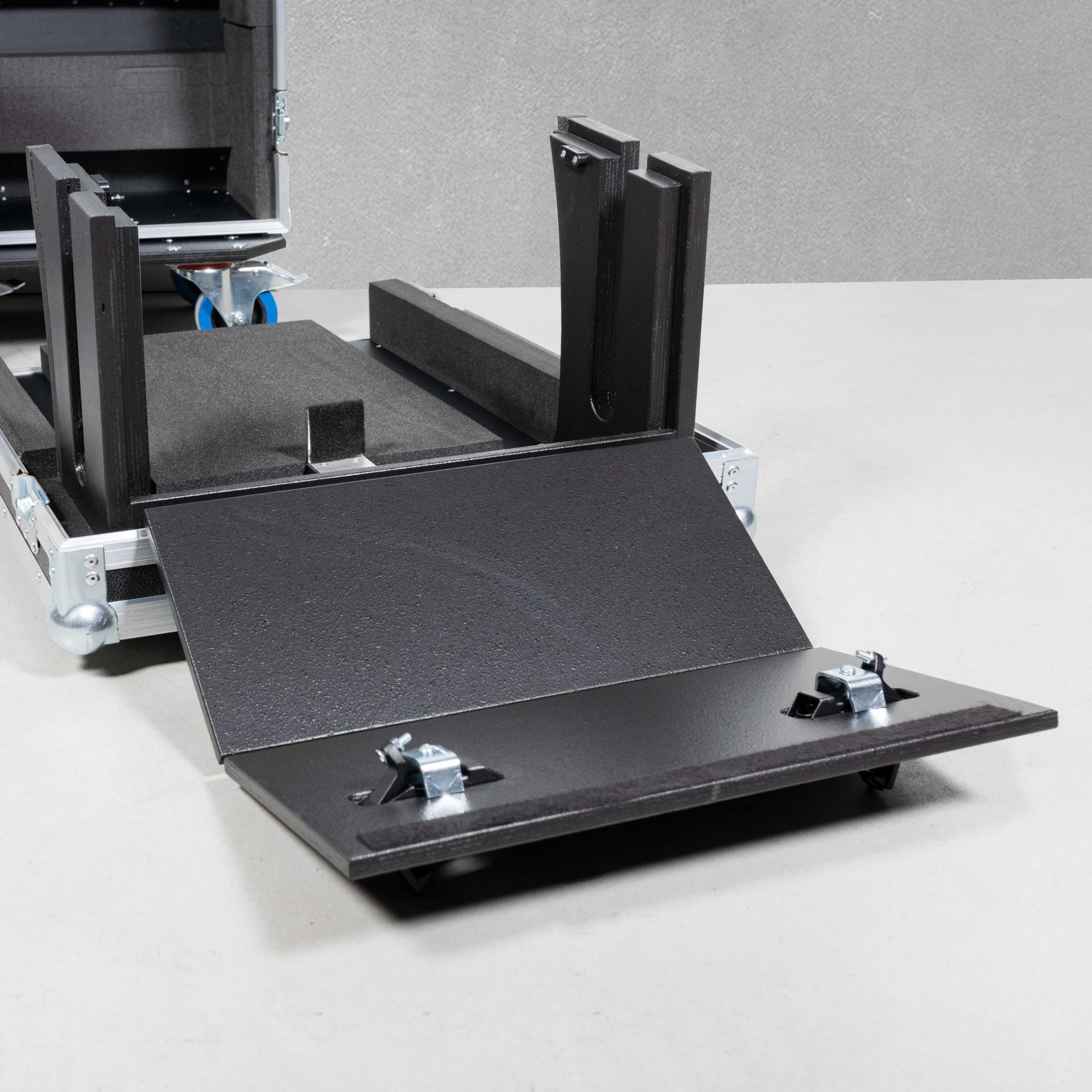 19" Winkelrack Mit Aufsteller | Rack Case (Gebraucht) In Uttwil Für CHF